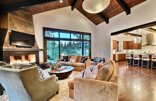 Park City House | Chic Colony Ski-in Ski Out Villa Direct Access to Adventures at Park City Resort Hot Tub Gym