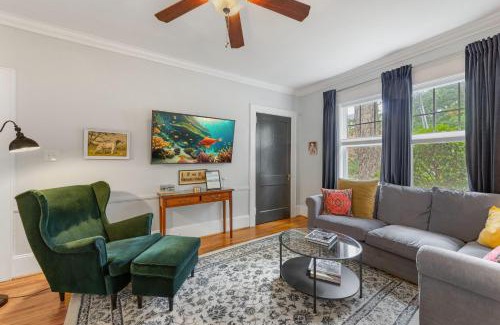 Dilworth House | Chic Comfortable 2BR with Porch near Dilworth