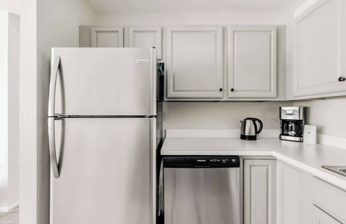 Steamboat Springs Condo | Chic Condo | King Bed | Patio, Hot Tub, Free Bus