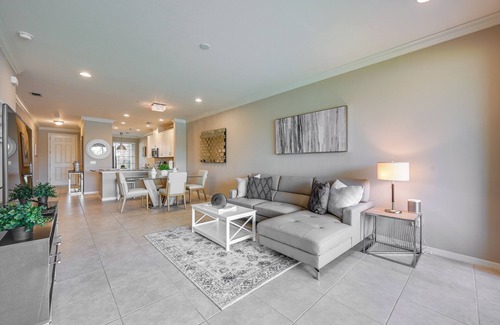 Naples Condo | Chic Country Club Condo w/Upscale Amenities
