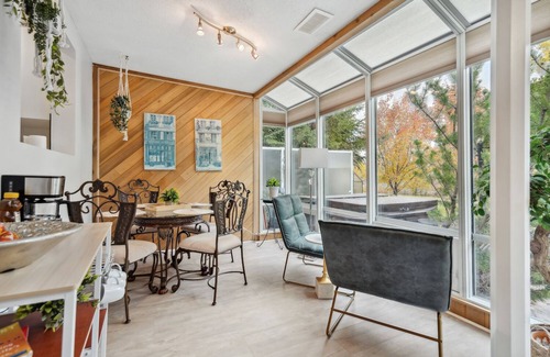 Bridlewood House | Chic DBL Suite Oasis with Hot Tub-Sleeps 15