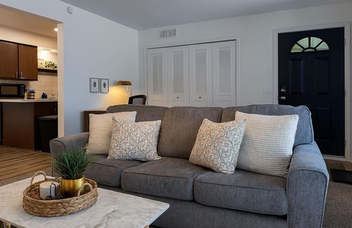 Royal Oak Apartment | Chic Downtown 1BR Stay in Downtown Royal Oak