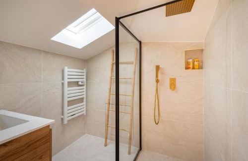 Quinze-Vingts Apartment | Chic Duplex for 4 in Vibrant Bastille