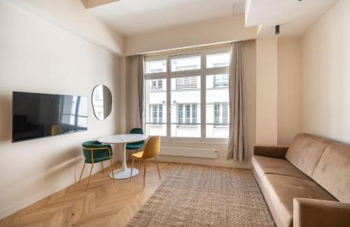 Quinze-Vingts Apartment | Chic Duplex for 4 in Vibrant Bastille