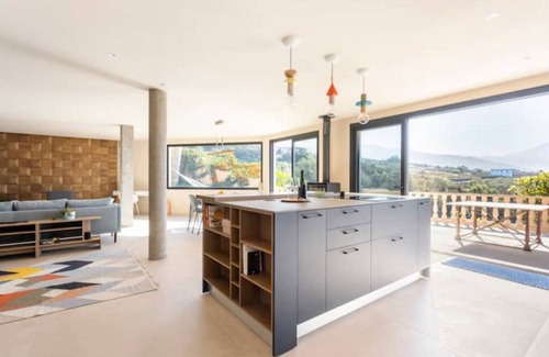 Sauzal Villa | 'chic Escape Villa': Diseño con Vistas al Océano