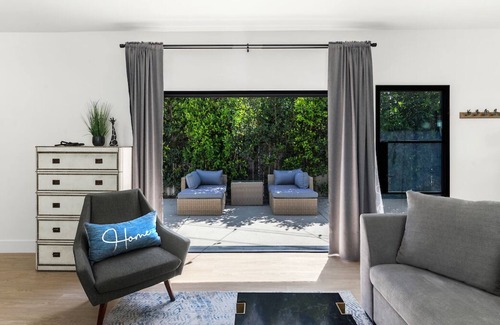 Culver - West House | Chic Family Fun in Brentwood's Best Location
