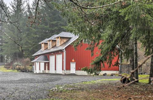 McMinnville House | Chic Farmhouse with Creek in Heart of Wine Country!