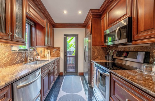 Northeast Miami House | Chic Furnished Bungalow Retreat in Gated Miami Oasis w/Pool - Summer Rental