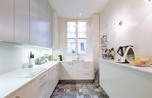 Neuilly-sur-Seine Apartment | Chic in Neuilly, by Veeve