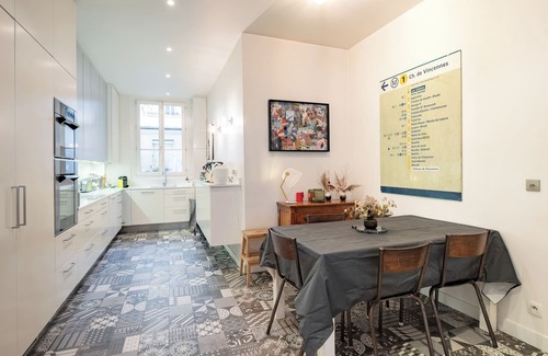 Neuilly-sur-Seine Apartment | Chic in Neuilly, by Veeve