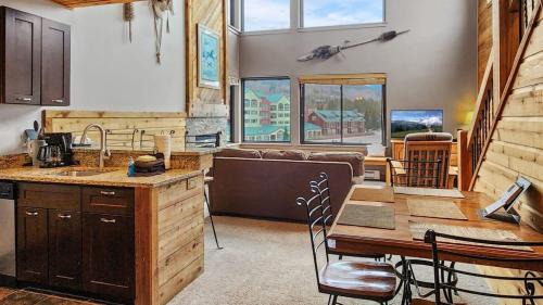 Lakeside Village House | Chic Lakeside 1BR 4-Min to Keystone Resort