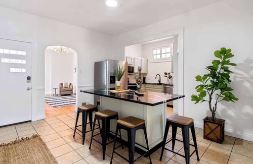 Germantown House | Chic Lou Home | Walkable to Bars & Restaurants!