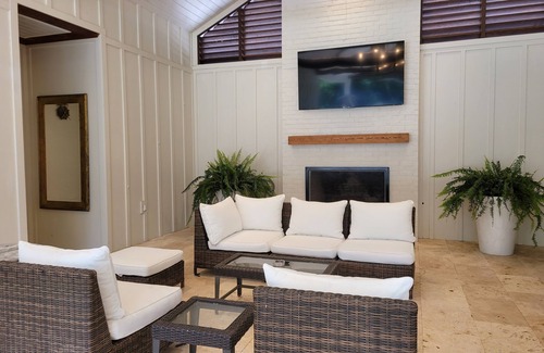 Abita Springs Apartment | Chic luxury suite with Wi-Fi, AC in charming Abita Springs