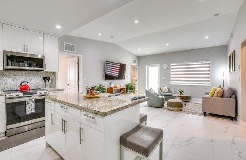 North Miami House | Chic North Miami House about 7 Mi to Hard Rock Stadium