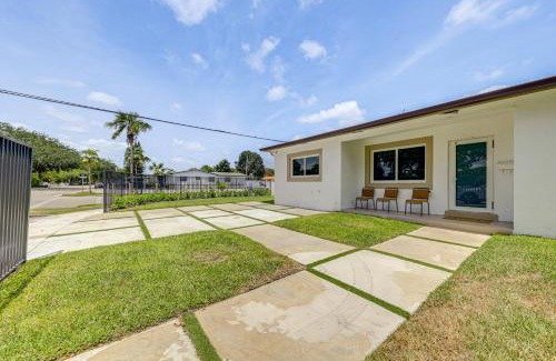 North Miami House | Chic North Miami House about 7 Mi to Hard Rock Stadium