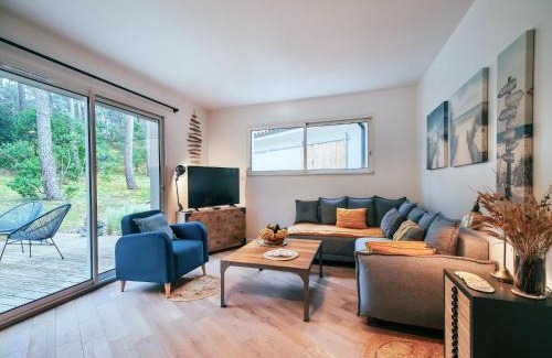 Maubuisson House | Chic Retreat by the Dunes