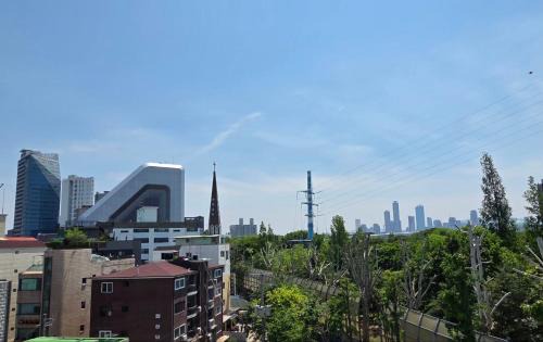 Hapjeong-dong Apartment | Chic Stay 합정역 10분이내 신축 # 엘리베이터 # 최대 8인