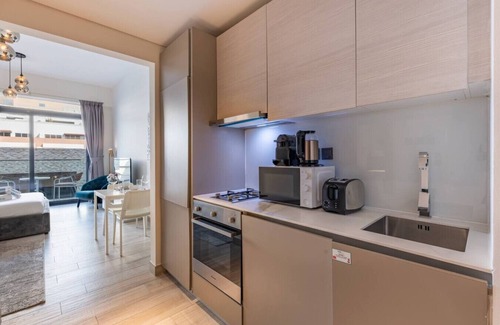 Jumeirah Village Circle Apartment | Chic Studio in Vibrant Oxford Residence