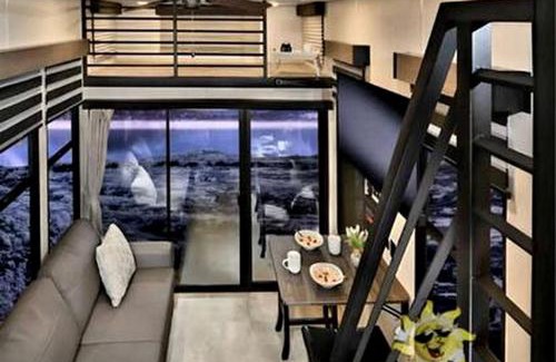 Quitman House | Chic Tiny House with Lofted Interior Perfect for a Family Escape in Texas