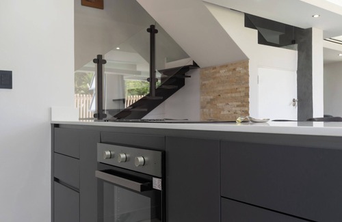 Umhlanga Apartment | Chic upmarket 3-bedroom apartment with AC and WiFi in lovely uMhlangann