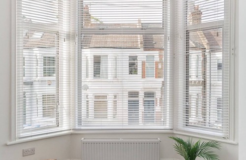 Kensal Green Apartment | Chic2BedBalcony10minNotting Hill