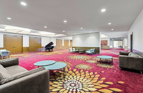 Naperville Hotel | Chicago Marriott Naperville