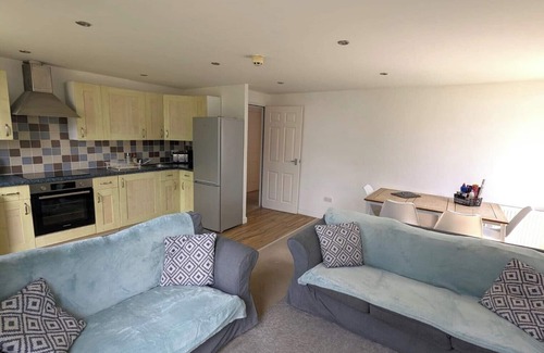 Chichester Apartment | Chichester City Centre Apartment, Sleeps 4, family friendly.