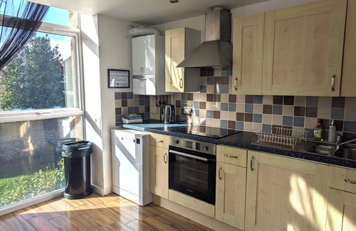 Chichester Apartment | Chichester City Centre Apartment, Sleeps 4, family friendly.