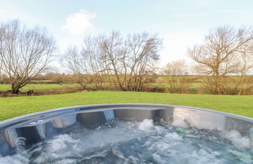 South Luffenham Cottage | Chicken Run