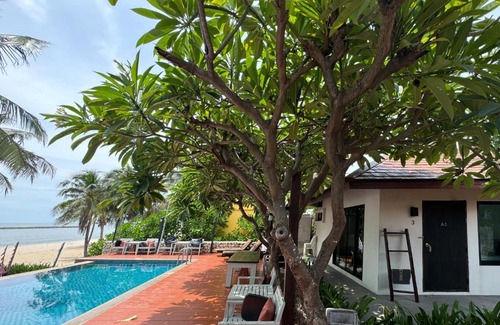 Hat Chao Samran Hotel | Chidlom Resort