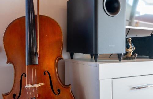 Gornji Kono Apartment | Chiefs Suite - Kriste