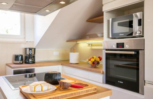 Gornji Kono Apartment | Chiefs Suite - Kriste