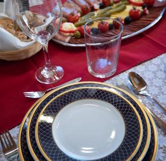 Gornji Kono Apartment | Chiefs Suite - Kriste