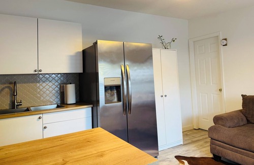 Kissimmee Apartment | Chill & Think, a space for you, King Bed near parks and MCO