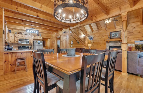 Caton Cabin | Chillin N Grillin 2 Bedroom Cabin