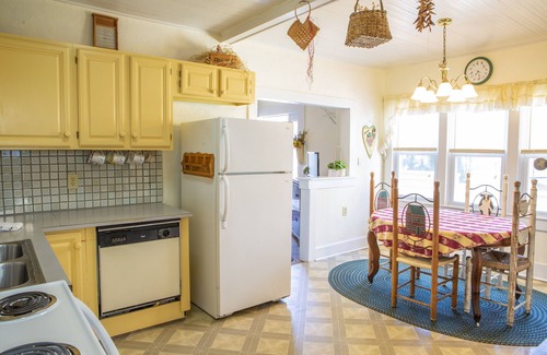 Lake Lure Hotel | Chimney Rock Inn