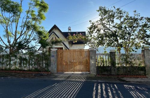 Da Lat Bed & Breakfast | Chimote House