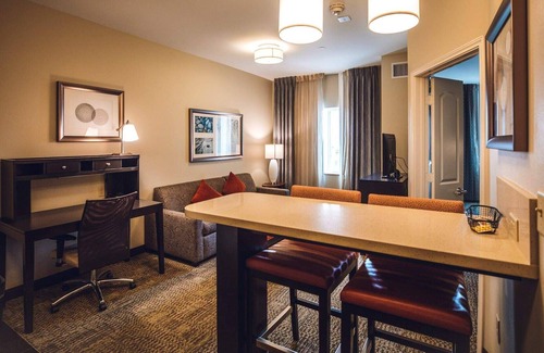 Chinatown Apartment | Chinatown 1B and Free Parking Washer and Dryer Gym