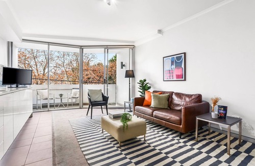 Chippendale Apartment | Chippendale - Minutes to Central - 1BR