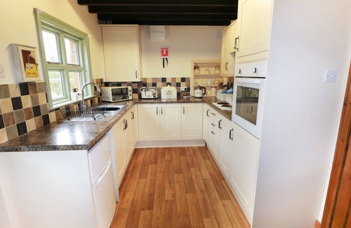 Woodhall Spa Cottage | CHIPPERS COTTAGE, pet friendly, with a garden in Woodhall Spa