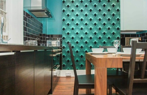 Brighton City Centre House | Chocolate Box |Sleeps 18| by Brighton Holiday Lets