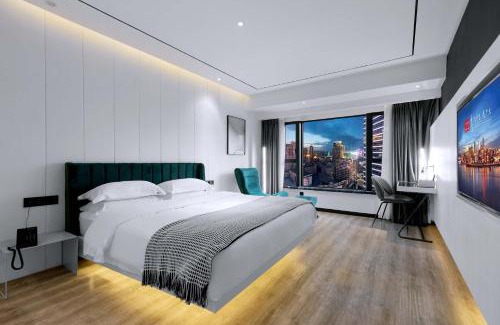 Yuzhong Hotel | Chongqing Nanqing·World Time Hotel