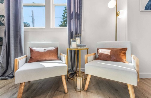 Minor House | Chris's Sweet Suite - 84 Walkscore!