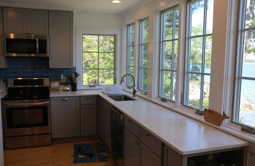 Blue Hill Cottage | Christine's Cottage - Private Oceanfront