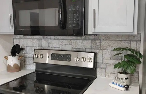 Kimberling City Condo | Christmas Decor LakeViews NoStairsnIndoor PoolnPickleball/Basketball/KidsPark