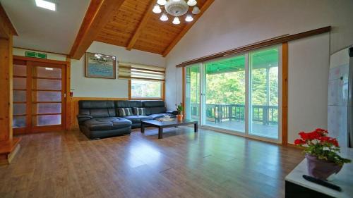 Cheongju House | Chungju inkaeuiachim