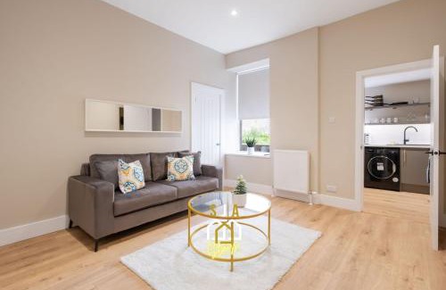 Central Aberdeen Apartment | Church Street Residence 2 - SJA Stays - 3 Bed Apartment