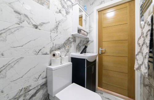 Hope Street Apartment | Church Views Steps To Bold St City Centre