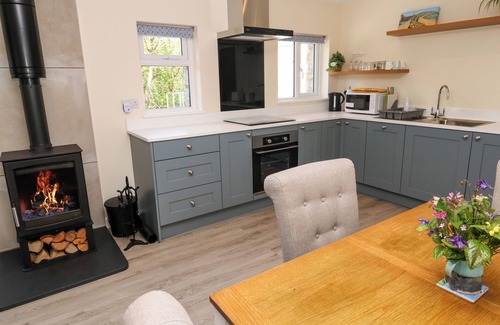 Helford Passage Cottage | CHY-AN-OULA, romantic, character holiday cottage in Constantine