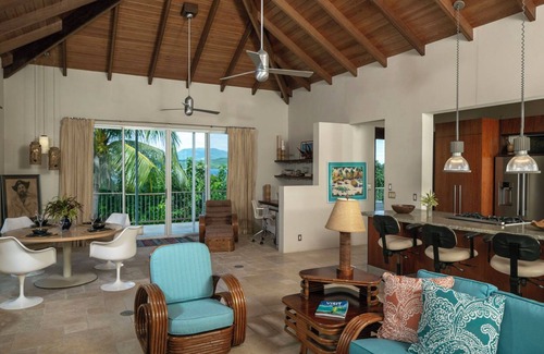 Johnson Bay Villa | Ciboney - Beachfront, with private pool, A/C, Family Friendly!
